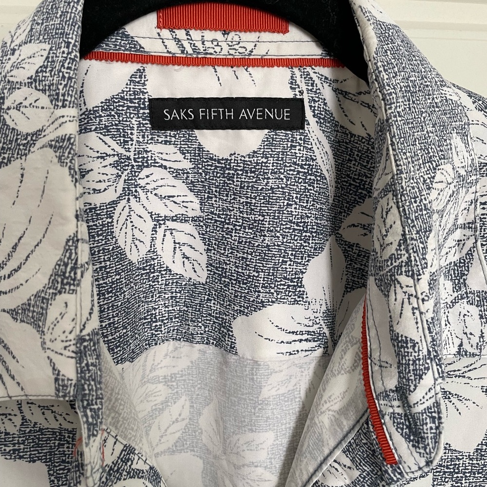 Mens XL Saks Fifth Avenue Navy & White Floral Short-Sleeve Button-Up Shirt - Picture 2 of 6